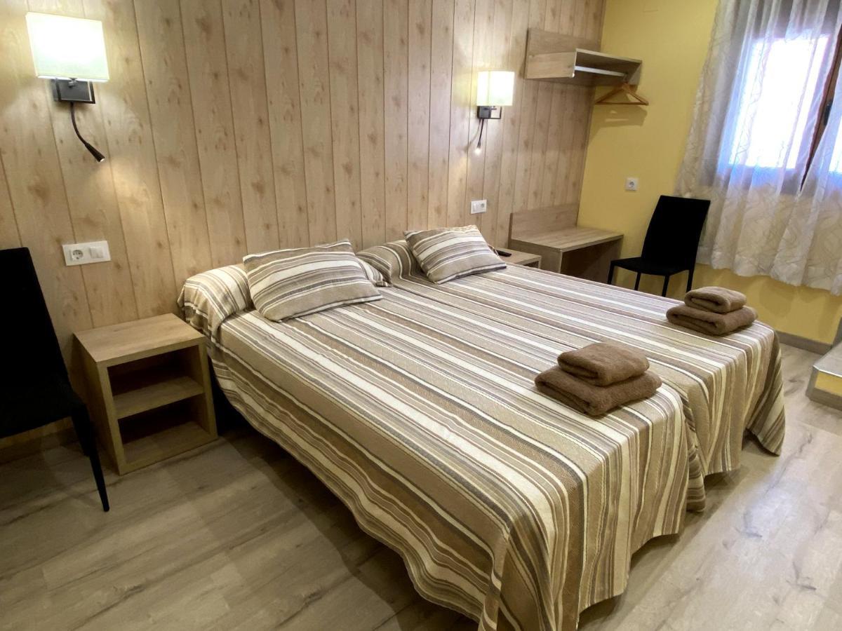 Apartamentos De Turismo Rural Las Eras Castelserás Exteriör bild