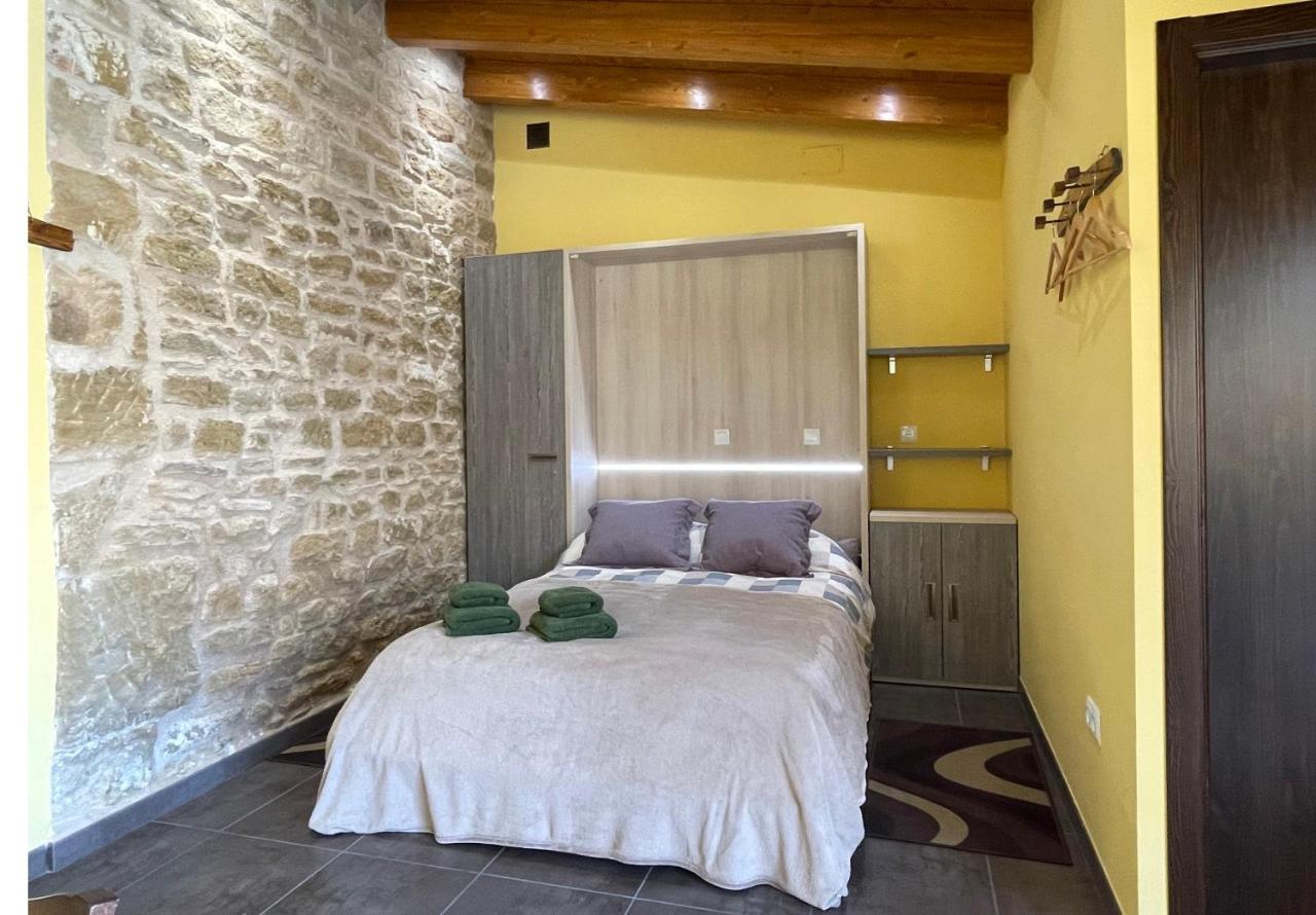 Apartamentos De Turismo Rural Las Eras Castelserás Exteriör bild