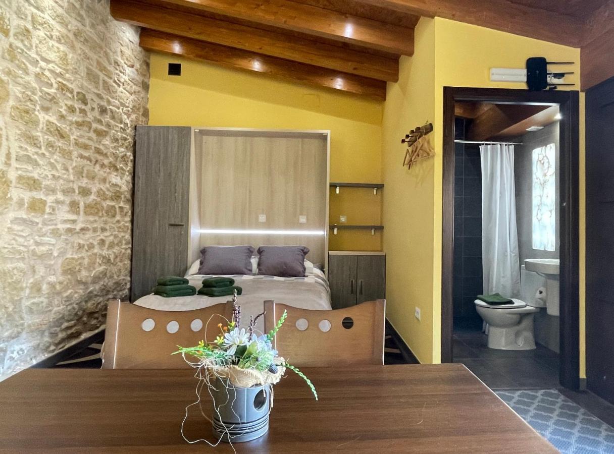 Apartamentos De Turismo Rural Las Eras Castelserás Exteriör bild