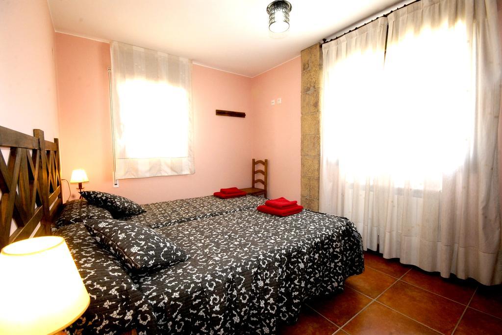Apartamentos De Turismo Rural Las Eras Castelserás Exteriör bild