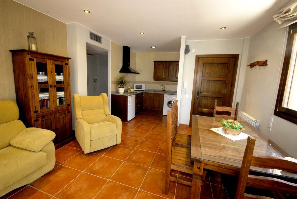 Apartamentos De Turismo Rural Las Eras Castelserás Exteriör bild