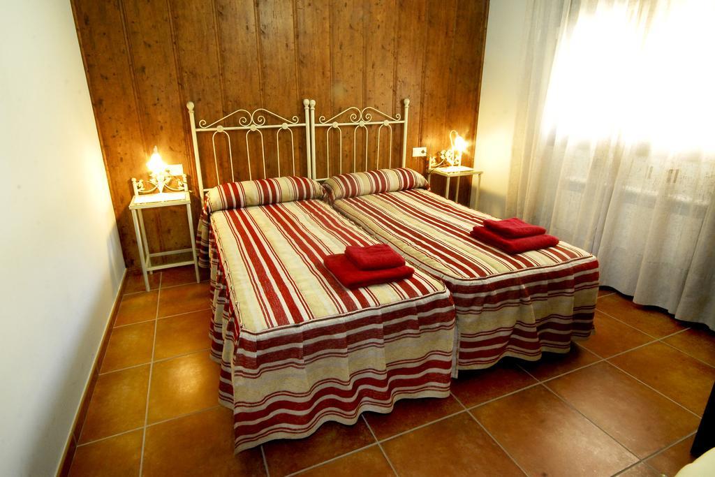 Apartamentos De Turismo Rural Las Eras Castelserás Exteriör bild